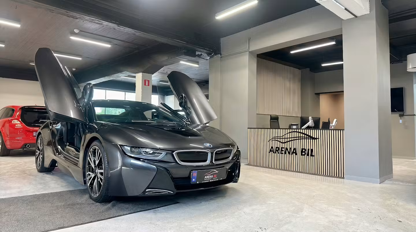 BMW i8 etter bulkreparasjon